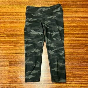 Athleta girl call chit chat capri legging size large 12 VGUC